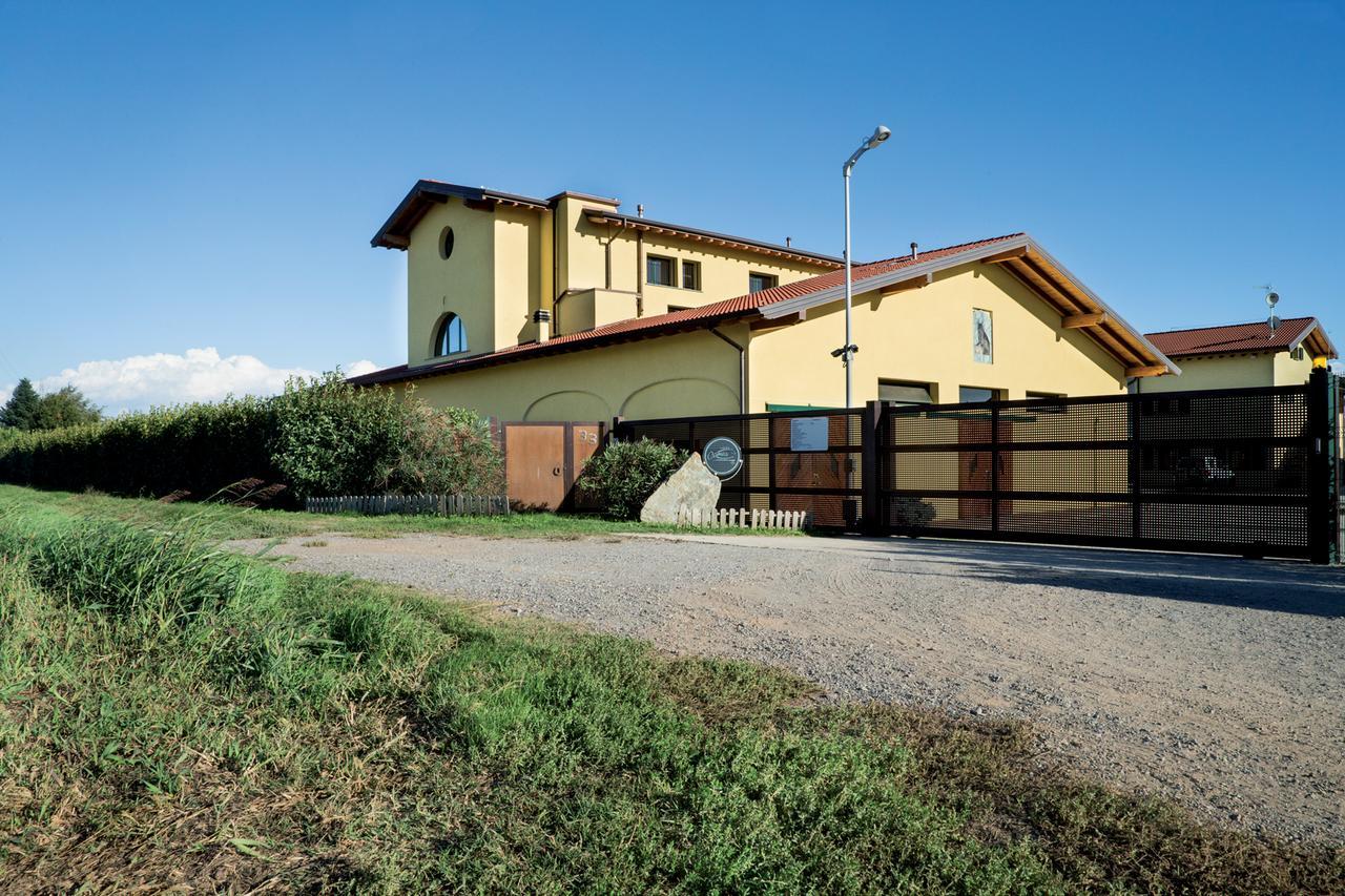 Agriturismo Camisi Qh Cambiago Εξωτερικό φωτογραφία